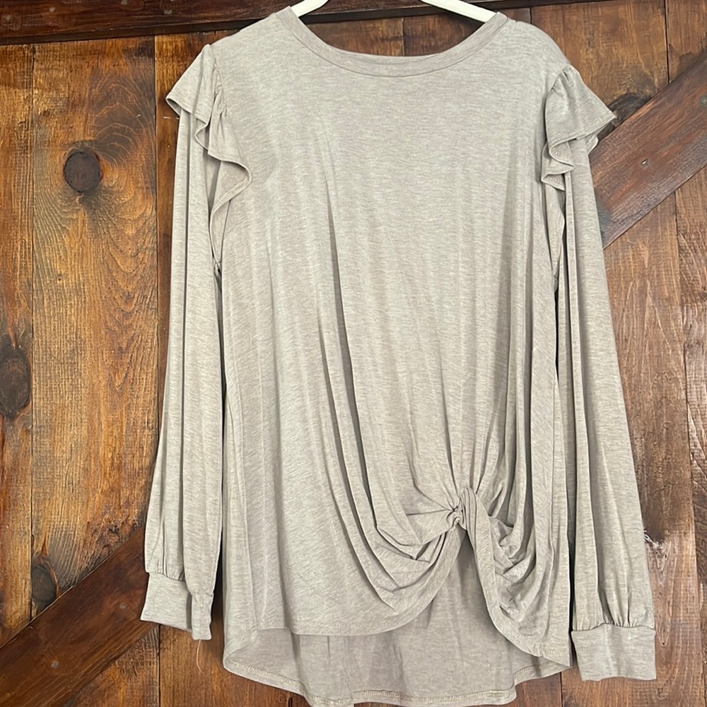 Cute long sleeved top
